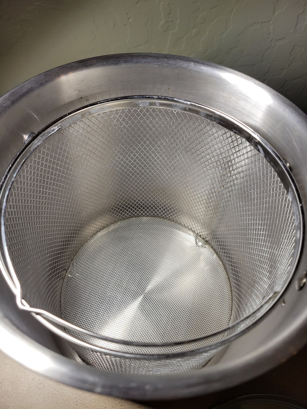 Costco Wholesale Professional Stainless Steel   8-quart Pot W/ Strainer And Lid - Picture 3 of 10